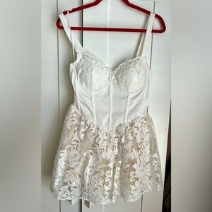 Chic White Lace Bustier Dress